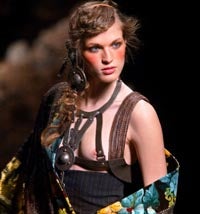 Antonio Marras se estrena con un emocionante desfile para Kenzo