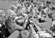 Gobierno central y Generalitat negociarán otra Ley para devolver los «papeles» a los Ayuntamientos