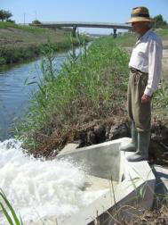 Uno de los pozos abiertos para añadir caudales al río Segura en su vega baja