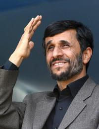 El presidente iraní Mahmud Ahmadineyad durante su visita a Qazvin, a 150 kilómetros al oeste de la capital Teherán. / REUTERS