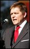 Robert Fico dirigirá Eslovaquia