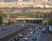 NIEVES SANZ  El tráfico, aunque muy inteso, fue fluido durante la mayor parte del día de ayer en la A-49