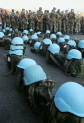 AFP  Cascos azules franceses de la Unifil, en el puerto de Beirut el pasado martes