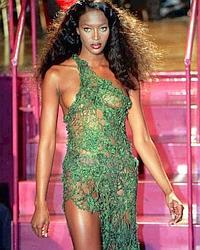 La modelo Naomi Campbell durante un desfile. / ARCHIVO