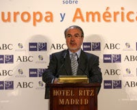 Pedro Solbes en la IV Conferencia Internacional de ABC sobre Europa y América