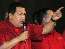 El presidente venezolano, Hugo Chávez, se dirige a sus seguidores. /REUTERS