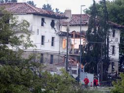 En el atentado contra la casa cuartel de la Guardia Civil en Legutiano (Álava) murió el agente Juan Manuel Piñuel. /ARCHIVO
