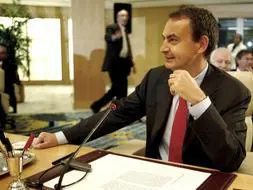 El presidente del Gobierno español, José Luis Rodriguez Zapatero, fotografiado durante su intervención en la conferencia internacional organizada en la localidad egipcia de Sharm el Sheij por Egipto y Francia para afianzar el alto el fuego en Gaza. / Efe