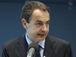 Zapatero analiza las cifras del paro./ Efe