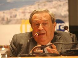 El ex ministro Saavedra asegura que Bermejo «debería dimitir» por la cacería