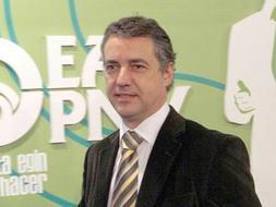 El presidente de la ejecutiva del PNV, Iñigo Urkullu, antes de la rueda de prensa ofrecida en Bilbao. / Efe