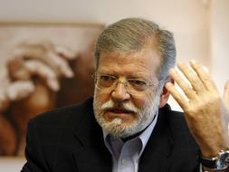 Varios barones socialistas se rebelan contra el equipo de Zapatero