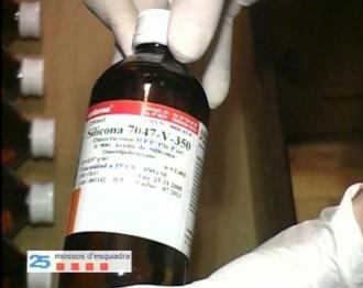 Un transexual hacía aumentos de pecho en un piso insalubre