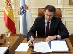 Feijóo reduce el número de consejerías y nombra a cuatro mujeres y seis hombres