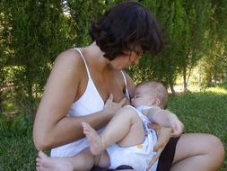Las madres que amamantan más tiempo tienen menos riesgo de sufrir ataques al corazón e ictus