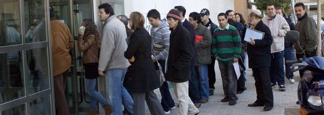 La ayuda temporal de 420 euros para parados costará 2.053 millones