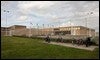 Exterior de la prisión de Turnhout, de donde se han fugado tres presos árabes en helicóptero / EFE