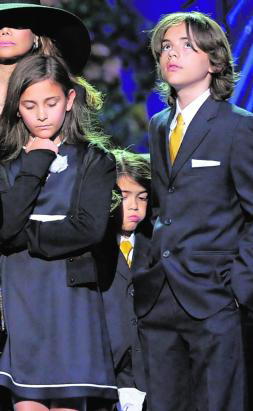 El doctor de Michael Jackson obligó a Prince Michael a ver cómo moría su padre