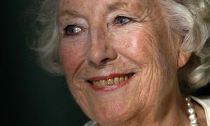 Vera Lynn vuelve a las listas de ventas con 92 años