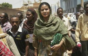 Lubna Husein: «El Gobierno sudanés me liberó para que no cuente lo que ocurre en sus cárceles»