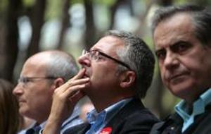 Parados revientan un mitin socialista al grito de «Zapatero, embustero»