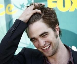 Increíble pero cierto: Robert Pattinson dice que no liga