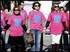 Participantes en la V Marcha por la Vida contra el cáncer de mama. /Efe