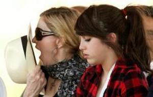 Madonna impulsa una escuela de niñas en Malawi