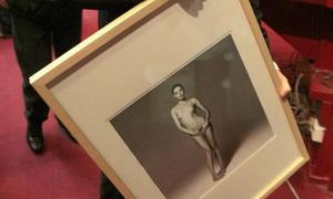 Vendida por 6.000 euros la foto de Carla Bruni desnuda