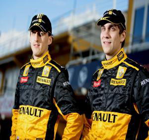 Petrov llega a Renault cargado de rublos