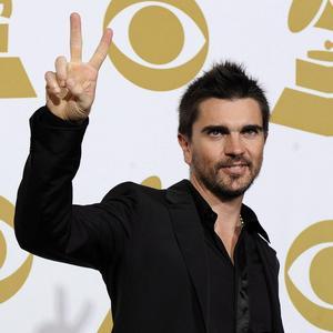 Juanes «desvela» el PIN de Chávez: H1J0D3PU7A