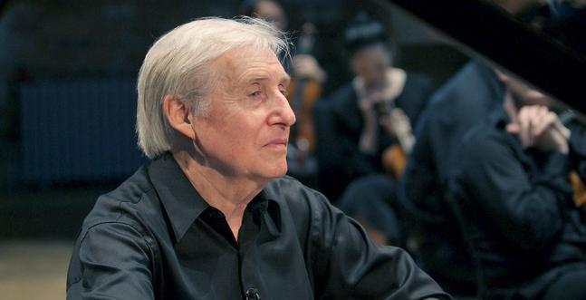 50 años «enganchado» al piano