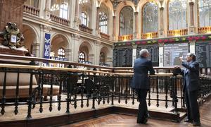 El Ibex se aferra a los 11.000 puntos con una subida del 0,5%