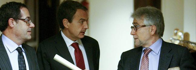 El PSOE frena la rebelión popular contra el IVA por sólo seis votos