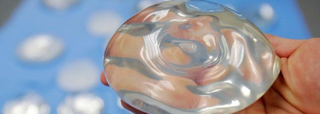 Sanidad ordena el cese de la implantación de prótesis mamarias Poly Implant