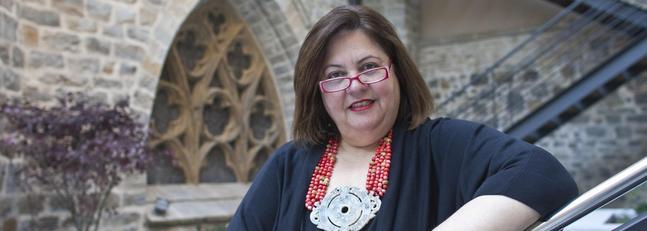 «La mejor arma contra el ciberacoso es una cena en familia»