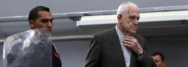 La Justicia argentina condena a 25 años de cárcel al último dictador Reynaldo Bignone