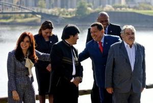 EFE  Cristina Fernández de Kichner, Evo Morales, Hugo Chávez y José Mujica, el pasado martes en Buenos Aires