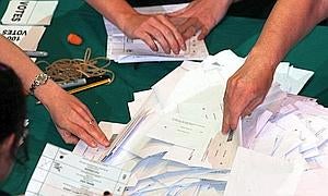 El cierre de colegios deja a miles de personas sin poder votar