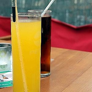 Los refrescos de cola no son espermicidas ni desatascan tuberías