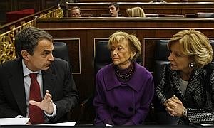 Zapatero se desmiente y da un hachazo a los derechos sociales