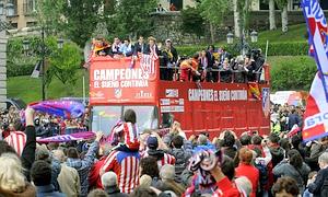 Así fue, minuto a minuto, la celebración del Atlético por las calles de Madrid