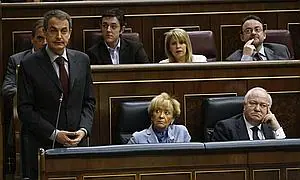 Zapatero anuncia que el impuesto a los ricos se aprobará «en breves semanas»