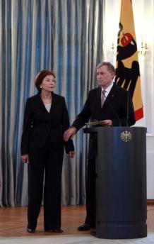 La marcha de Köhler deja a Merkel sin un competente aliado contra la crisis