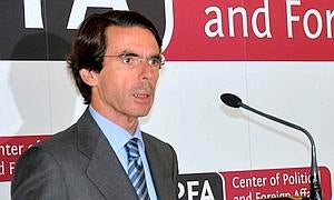 Aznar: «España pagará caro el precio de la crisis»