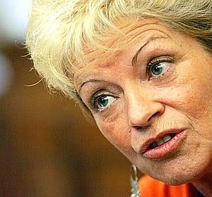 Rebajar el estatus de la BNE no supone ningún ahorro, según Del Corral