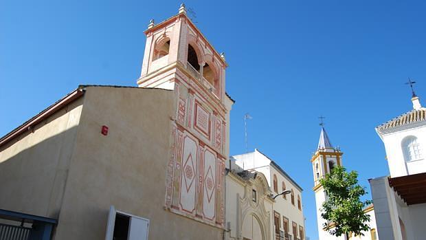 Fachada restaurada de la antigua hacienda de La Almona / L.M.