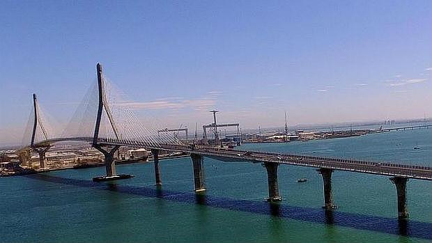 Puente de la Constitución de Cádiz. F.JIMÉNEZ/LA VOZ