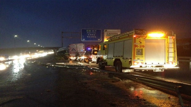 Bomberos interviene en el accidente