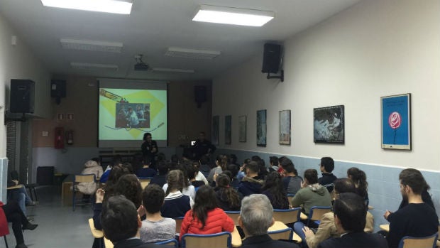 Charla de la Policía Nacional en un colegio / ABC